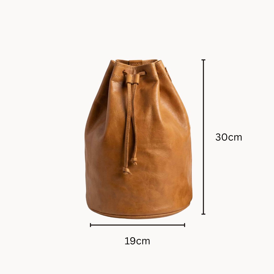 Minimalist Leather Bucket Bag – Handmade Crossbody Bag