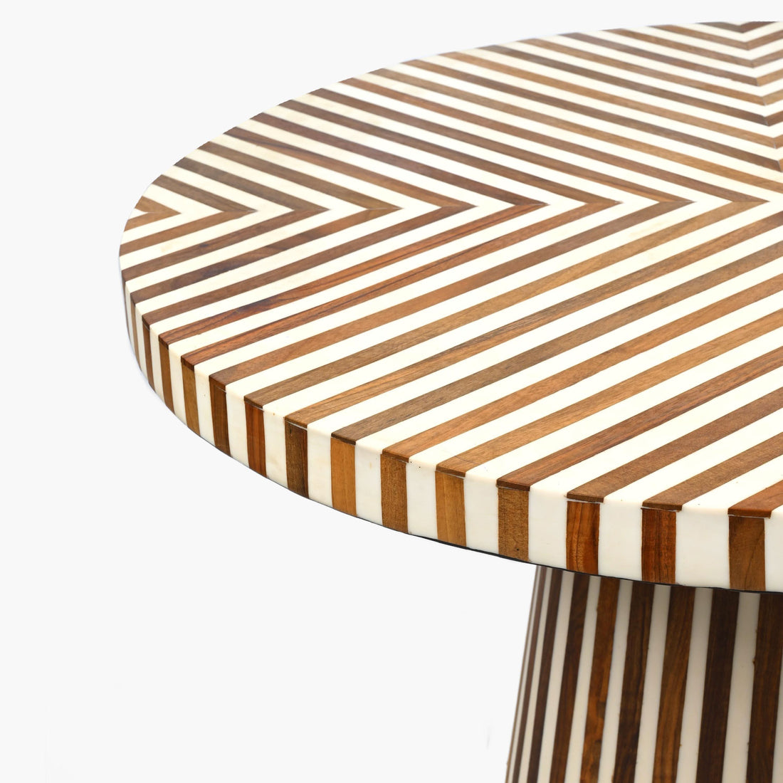 Brown wood and resin Moroccan side table handcrafted detail