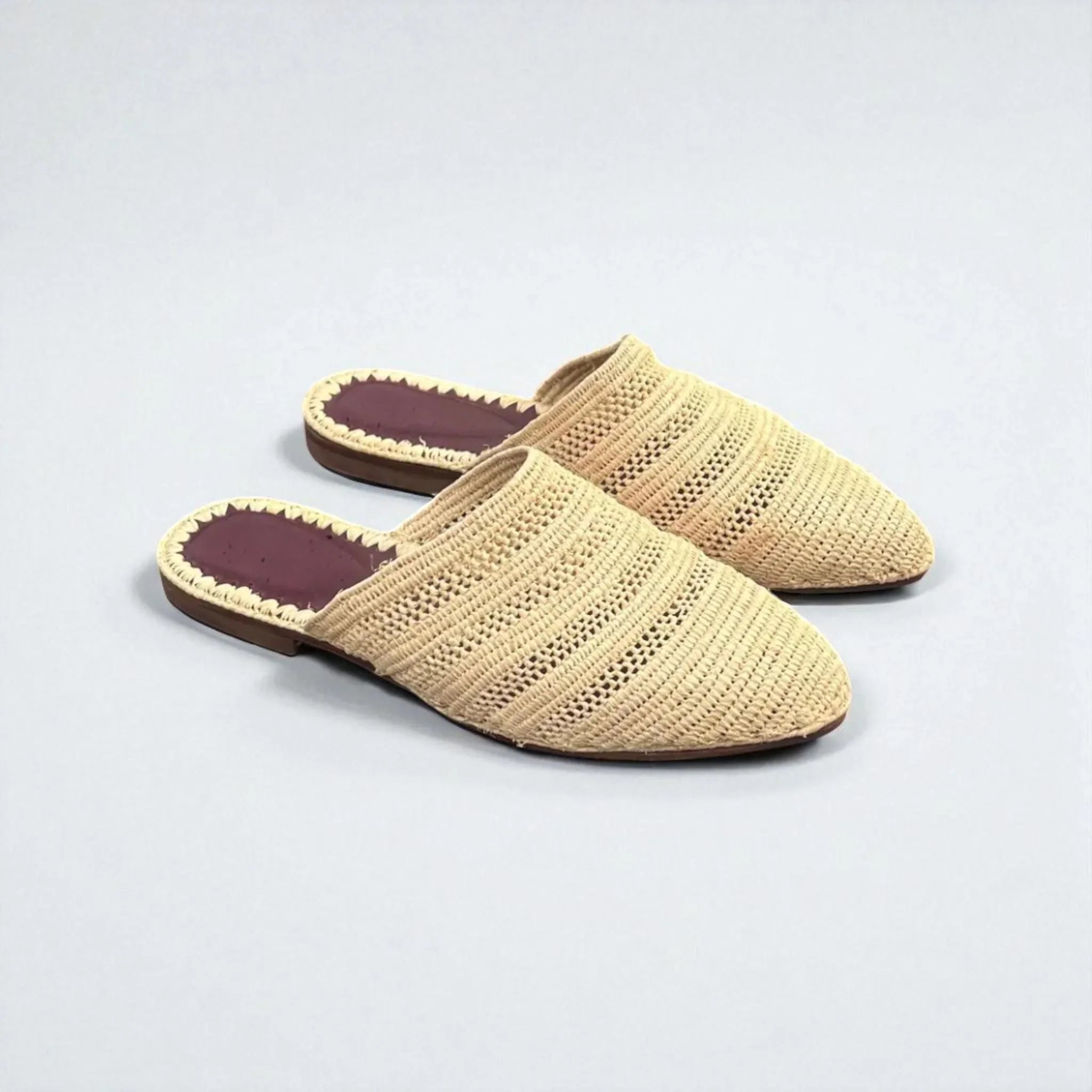 Natural raffia pointed mules for women