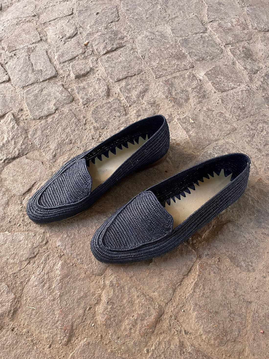 Handwoven Raffia Loafers – Minimalist Moroccan Slip-On Shoes