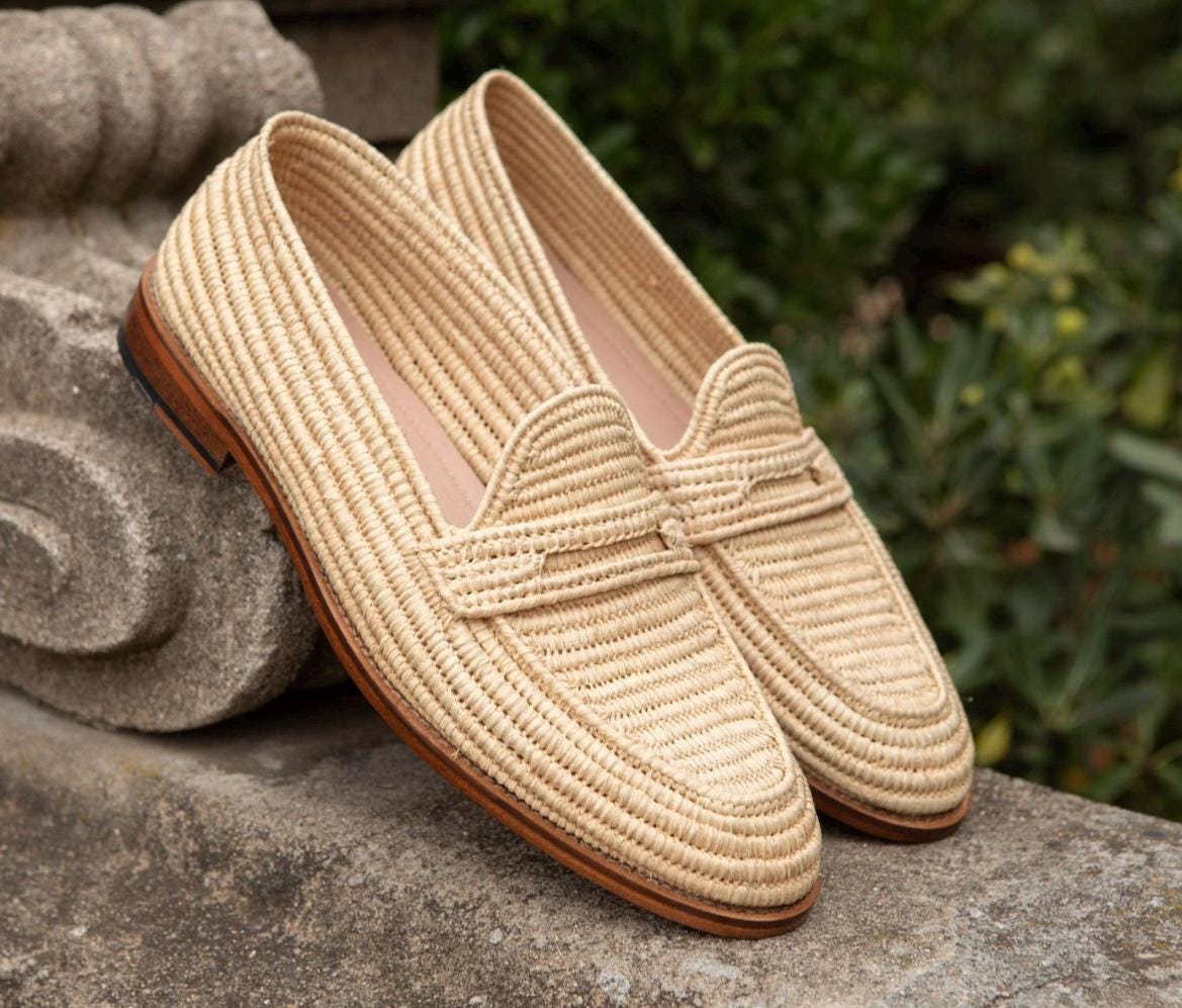 Two-Tone Raffia Loafers – Black & Natural Minimal Style